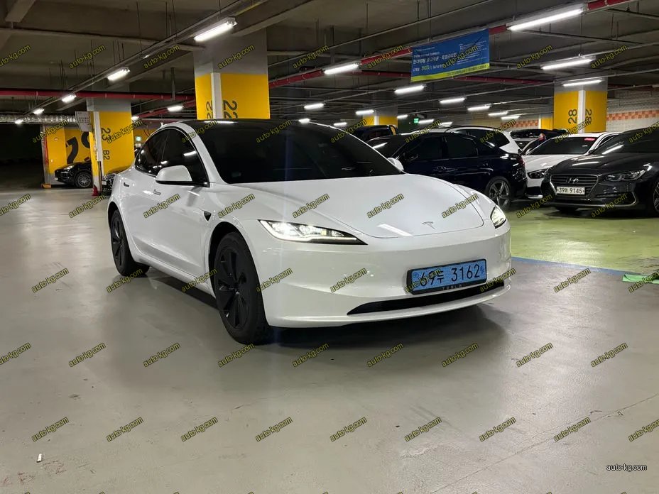Tesla Model 3 2024