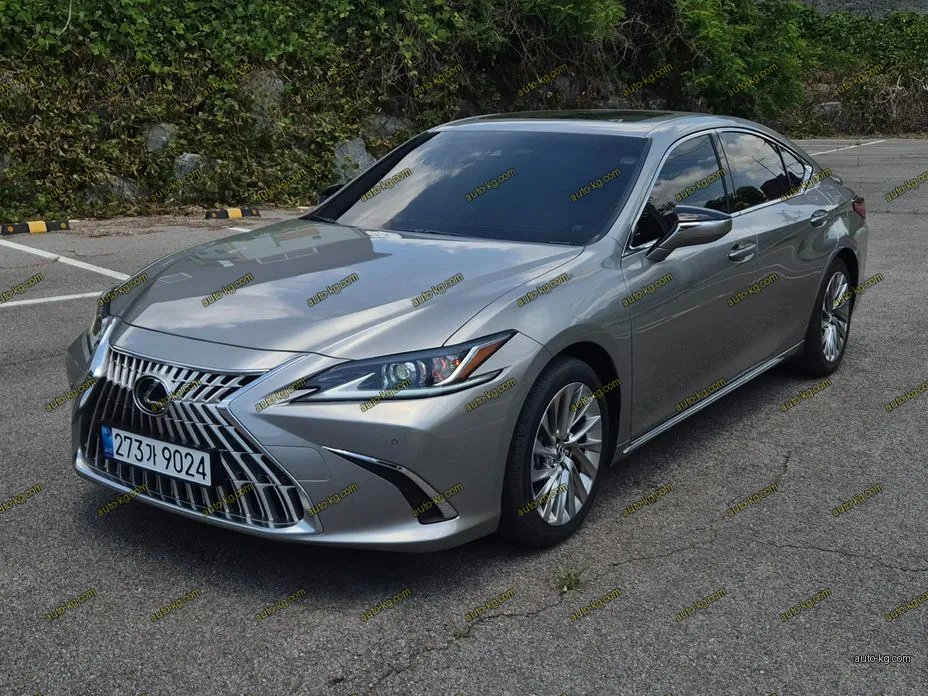Lexus ES 2026