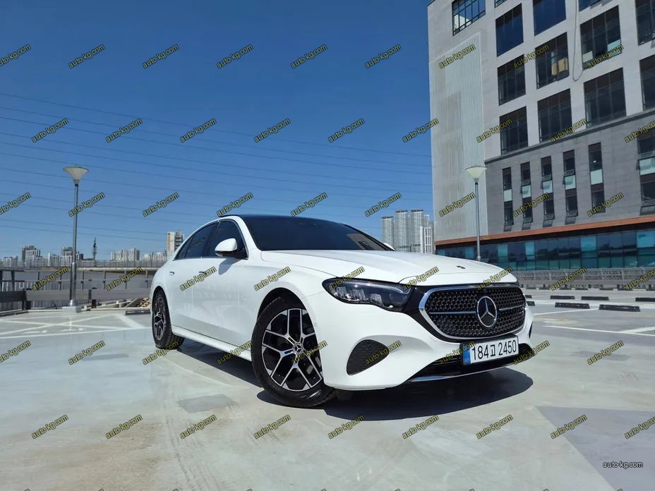 Mercedes-Benz E-Class 2025