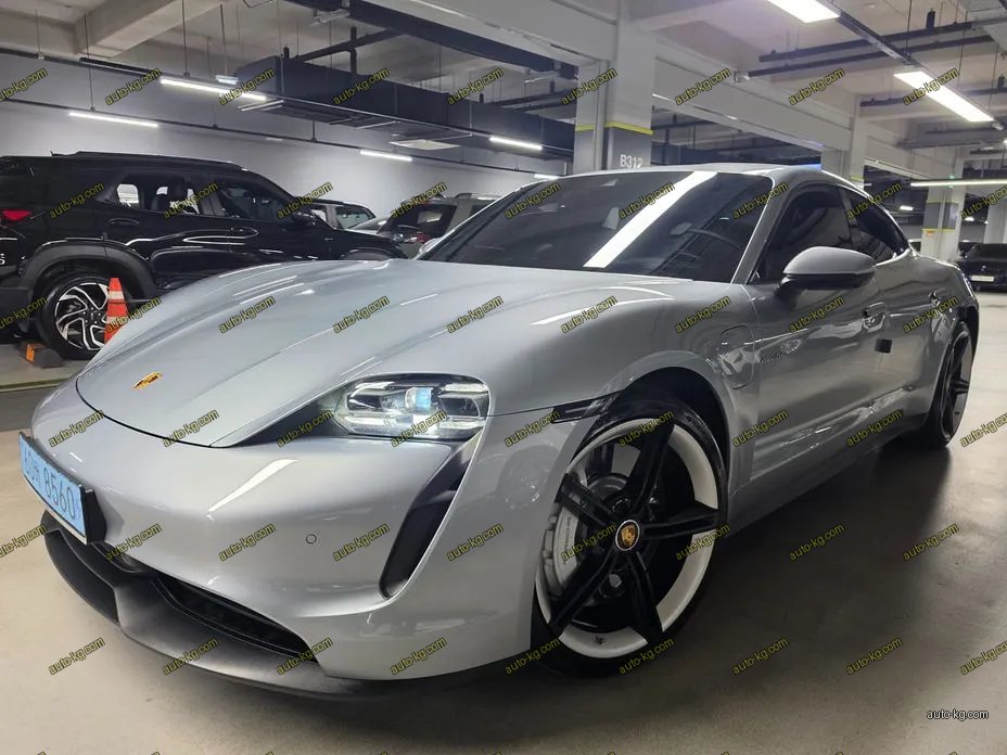 Porsche Taycan 2022