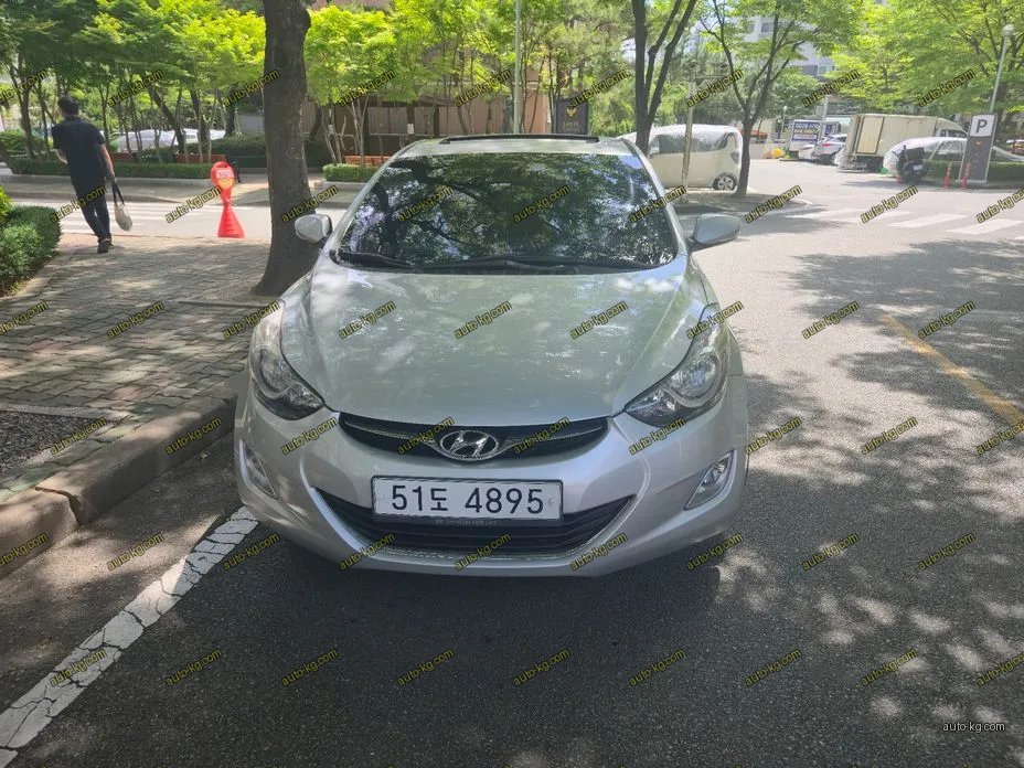 Hyundai AVANTE 2012