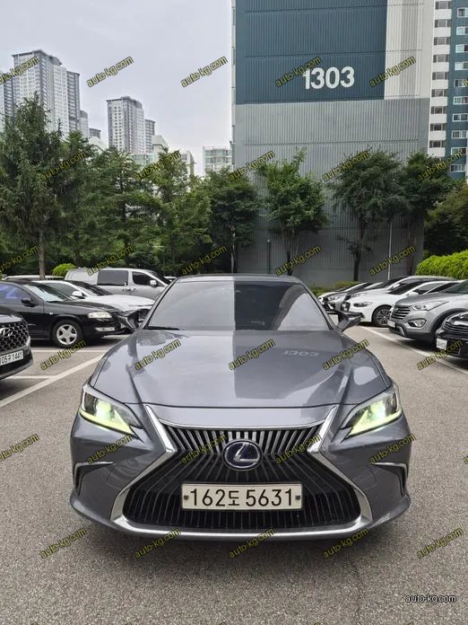 Lexus ES 2021