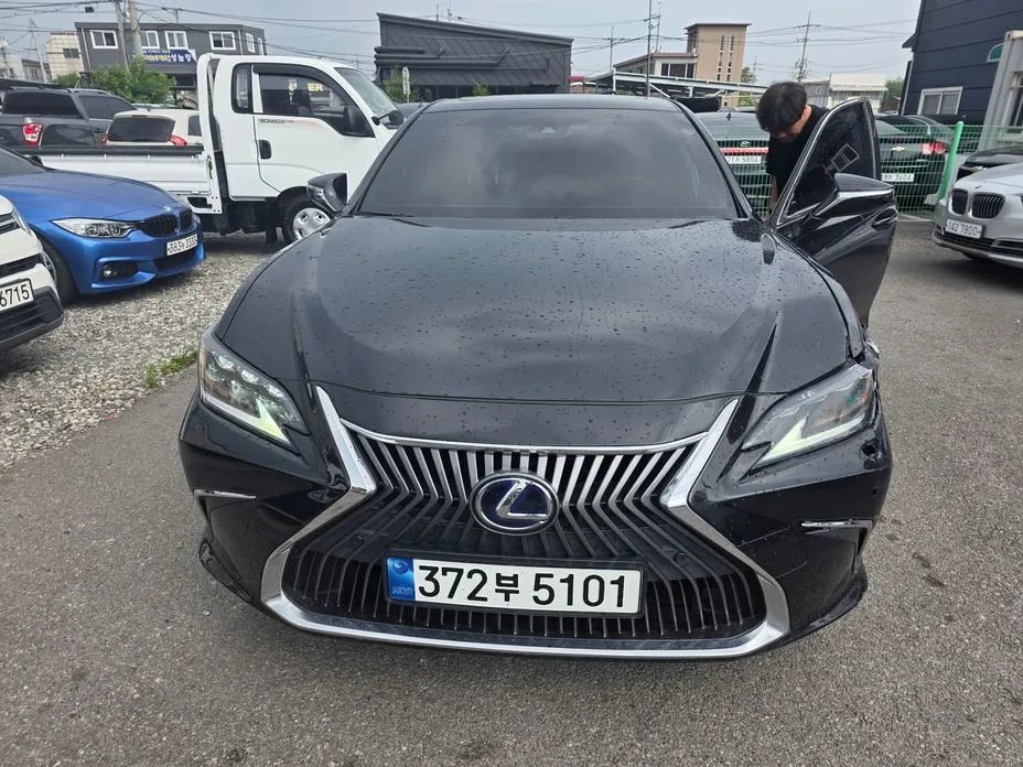 Lexus ES 2021