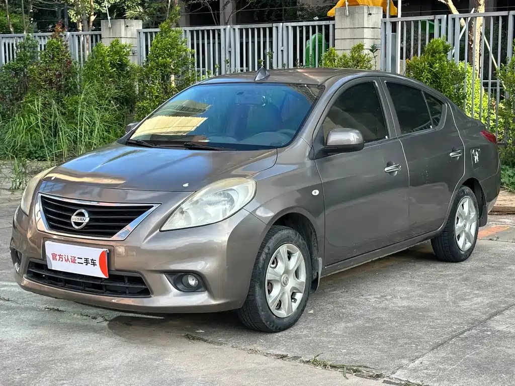 Nissan Sunny 2012