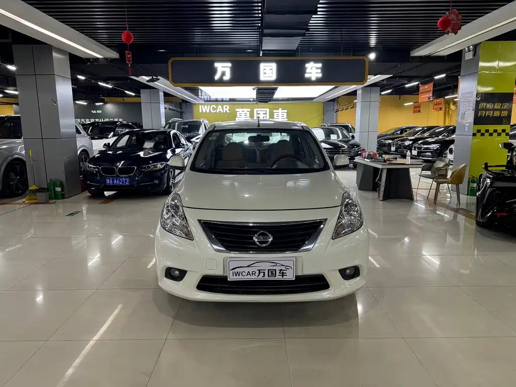 Nissan Sunny 2012