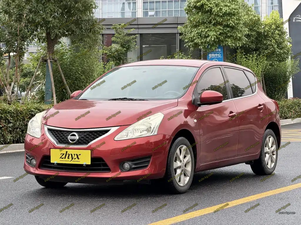 Nissan Tiida 2013