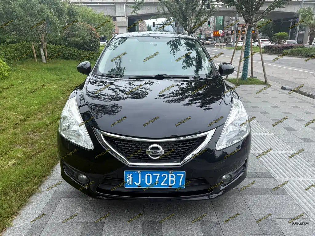 Nissan Tiida 2012