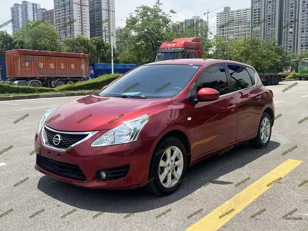 Nissan Tiida 2013