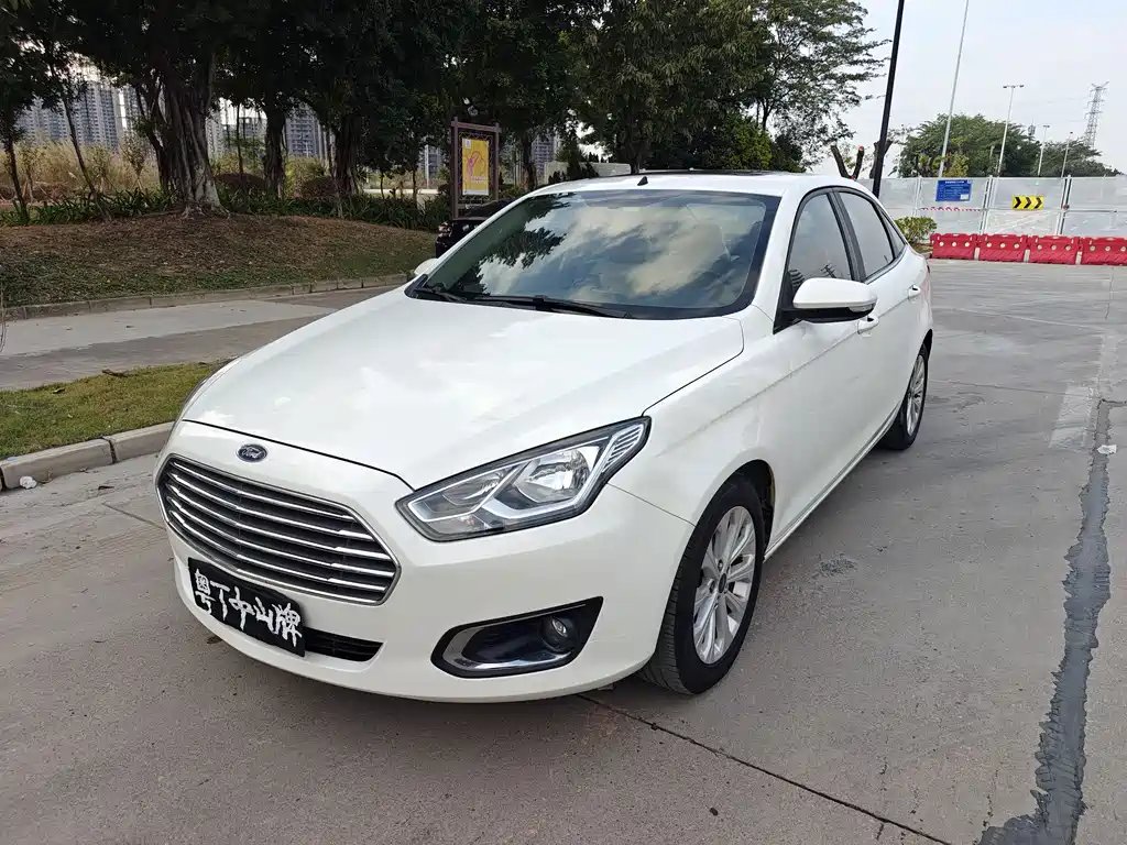Ford Escort 2015