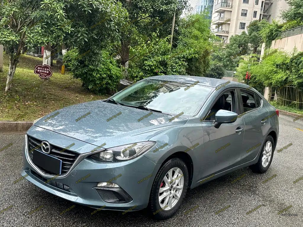 Mazda 3 Axela 2015