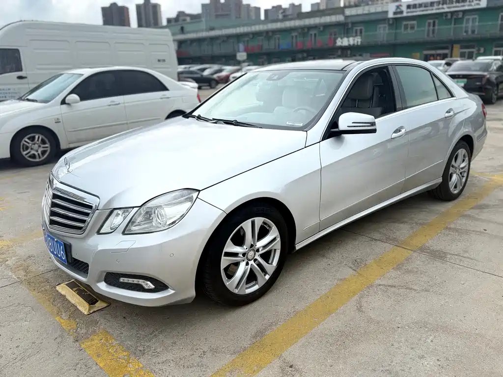 Mercedes-Benz E-Class 2010
