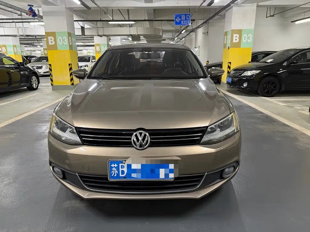Volkswagen Sagitar 2014