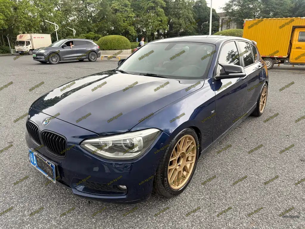 BMW 1 Series (Import) 2012