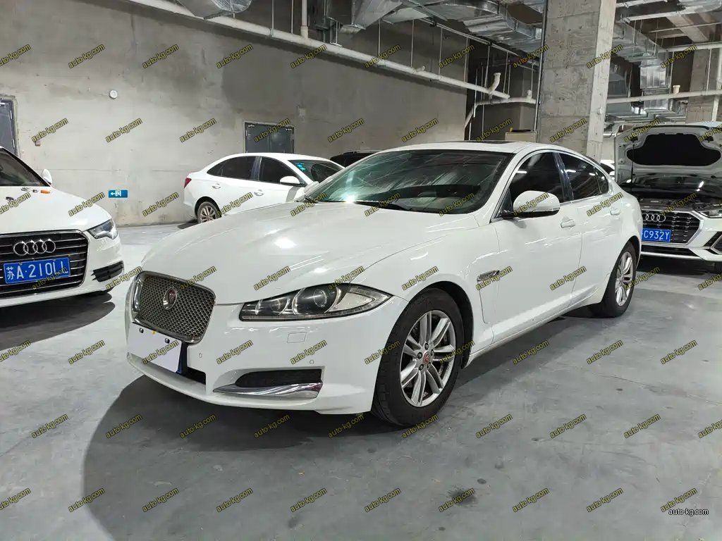 Jaguar XF 2015