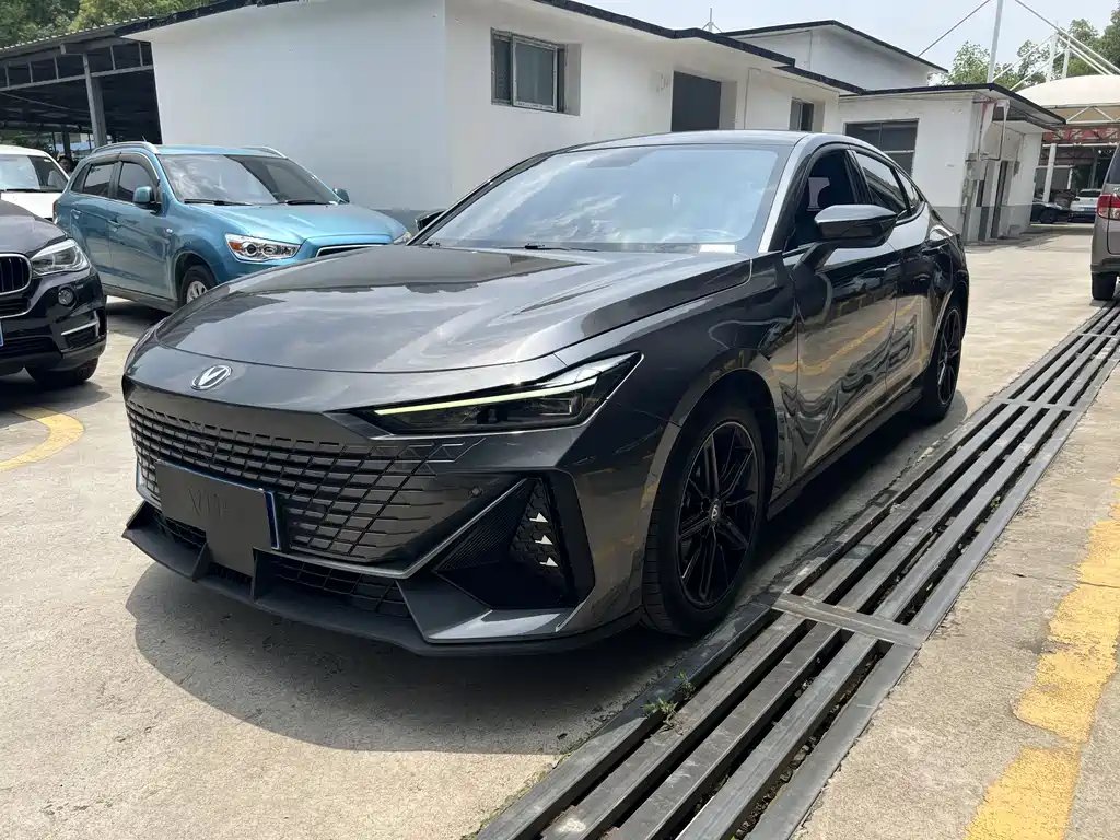 Changan UNI-V 2022