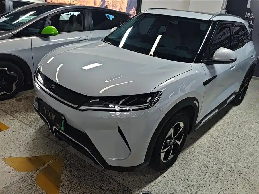 BYD Yuan UP 2024 — фото 1 из 5