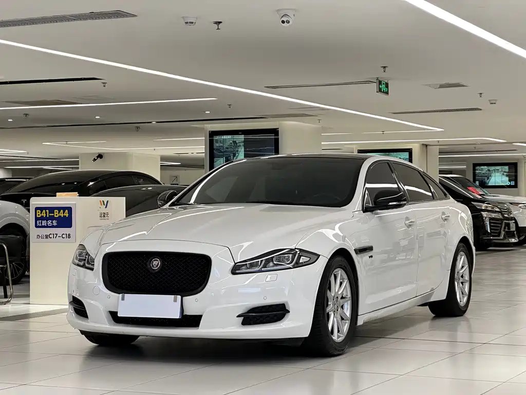 Jaguar XJ 2016