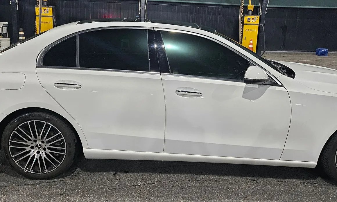 Mercedes-Benz C-Class 2024