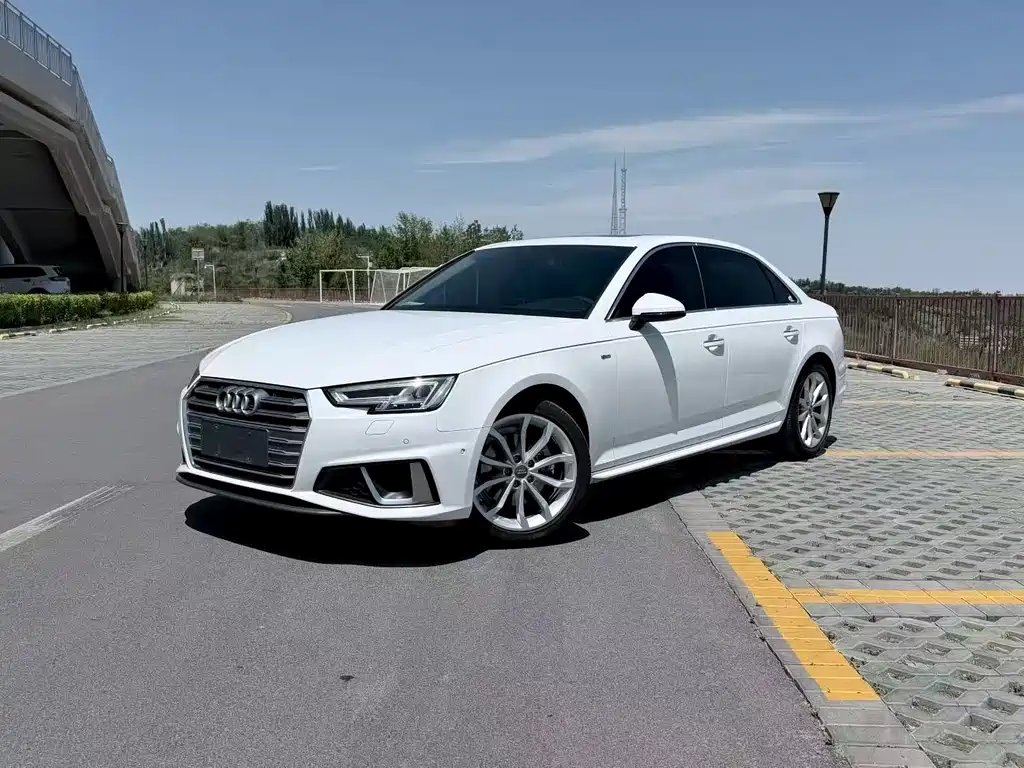 Audi A4L 2019