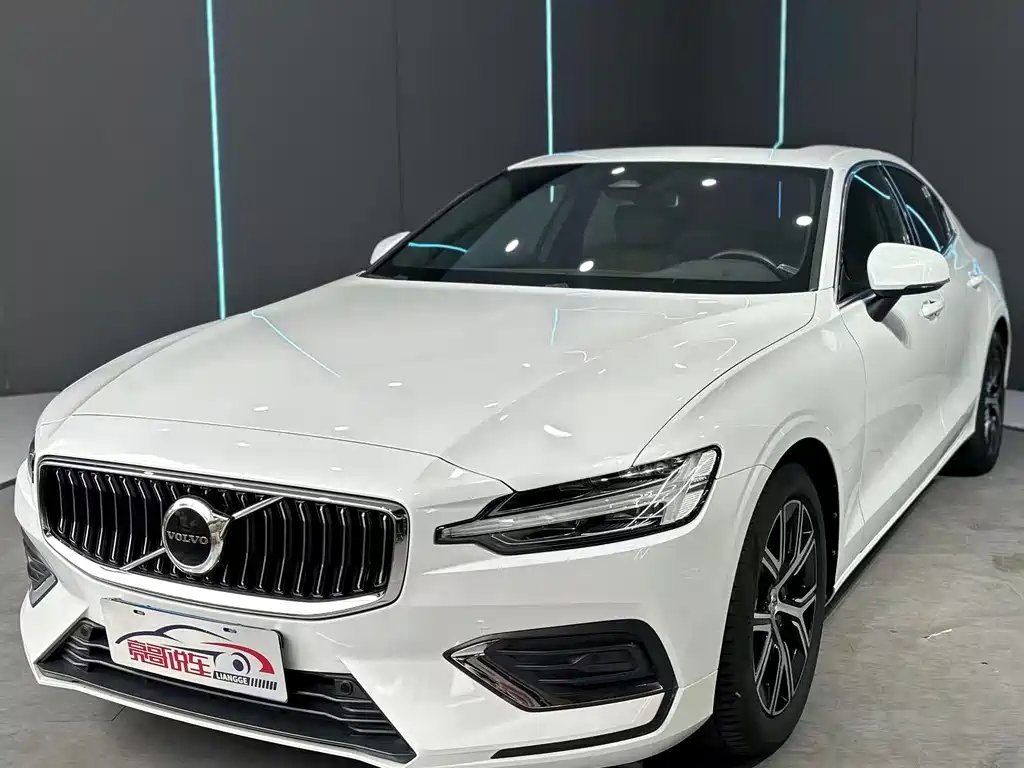 Volvo S60 2023