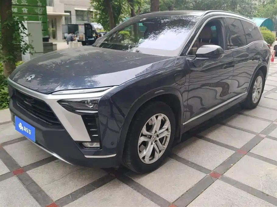 NIO ES8 2021