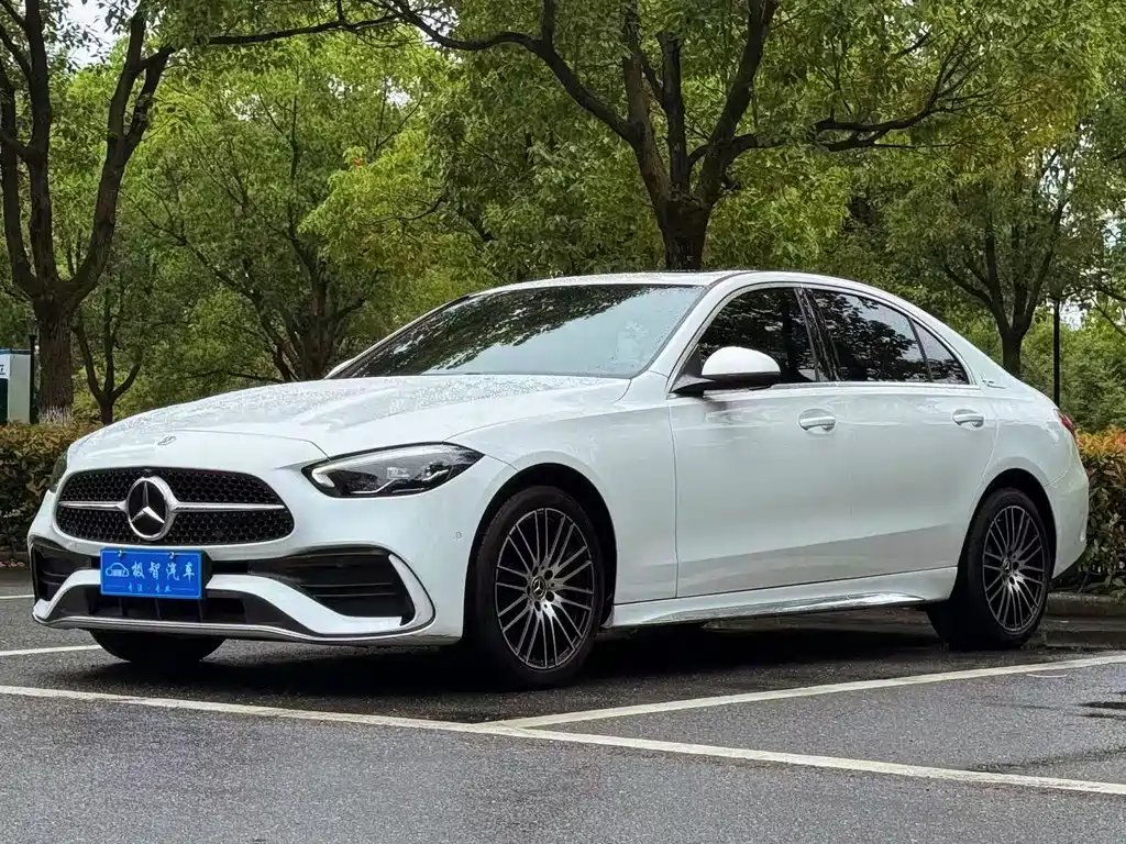 Mercedes-Benz C-Class 2024