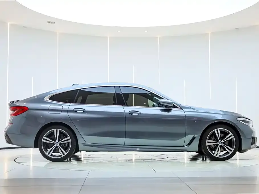 BMW 6 Series GT 2019 — фото 1 из 32