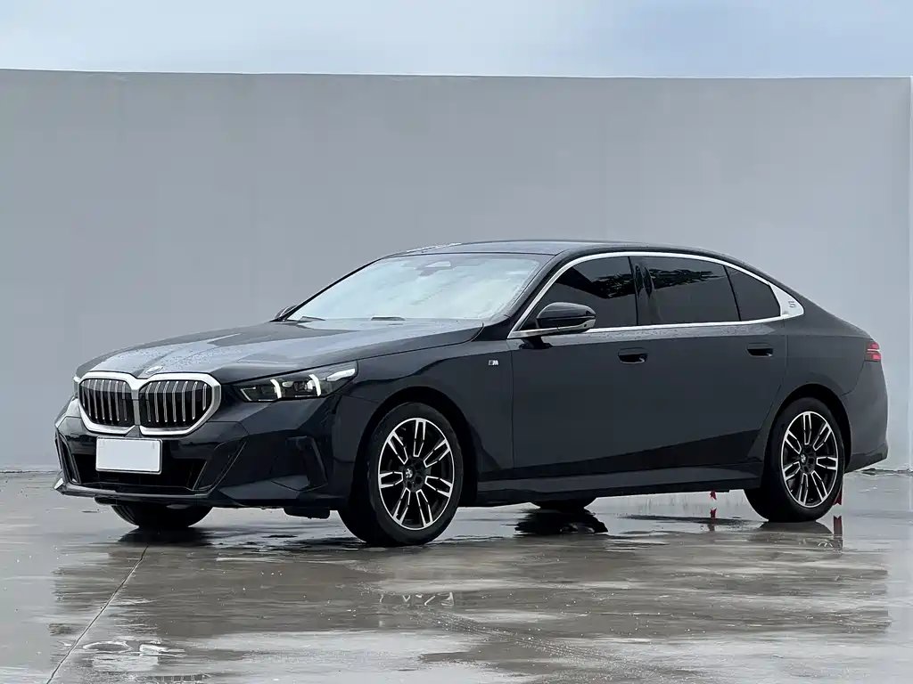 BMW 5 Series 2024