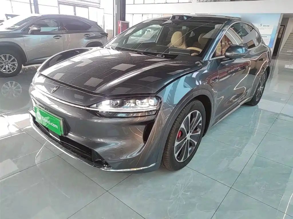 Luxeed Zhijie R7 2025