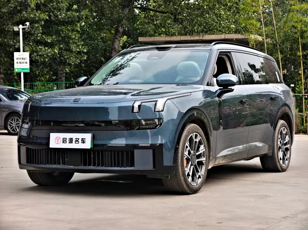 Lynk & Co 领克900 2025