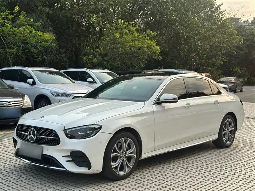 Mercedes-Benz E-Class 2022