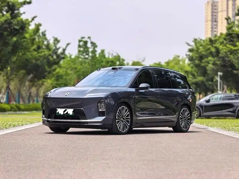 Nio ES8 2025