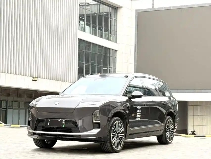 Nio ES8 2025