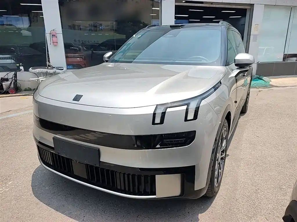 Lynk & Co 领克900 2025