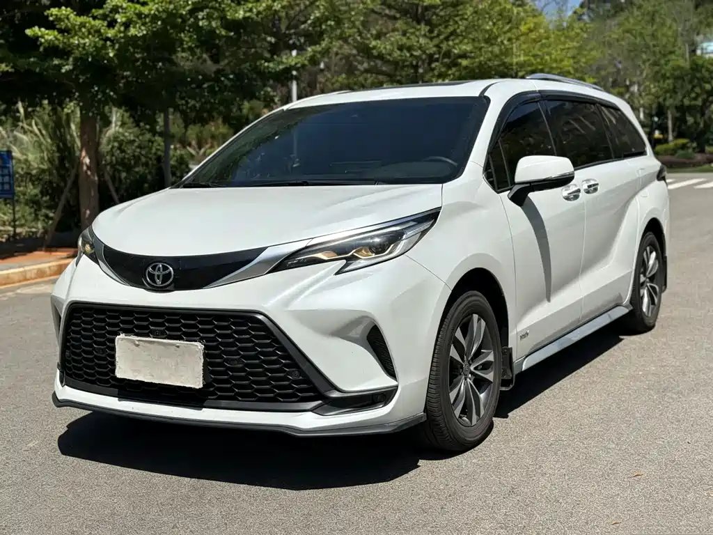 Toyota Granvia 2024