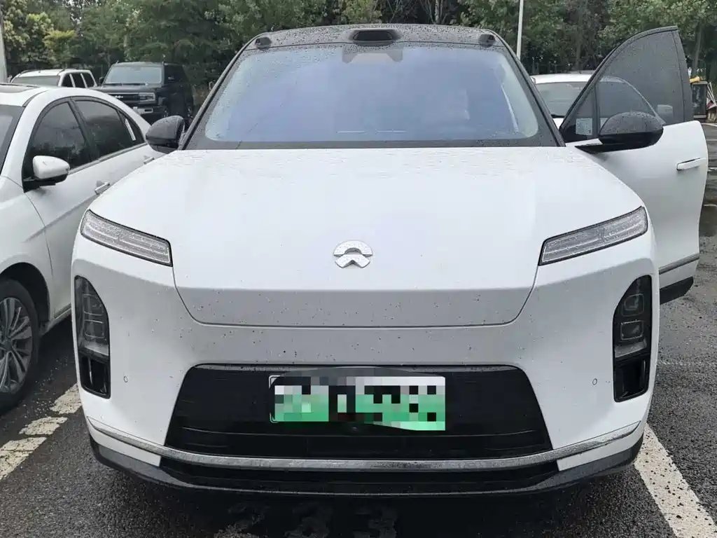 Nio ES8 2025