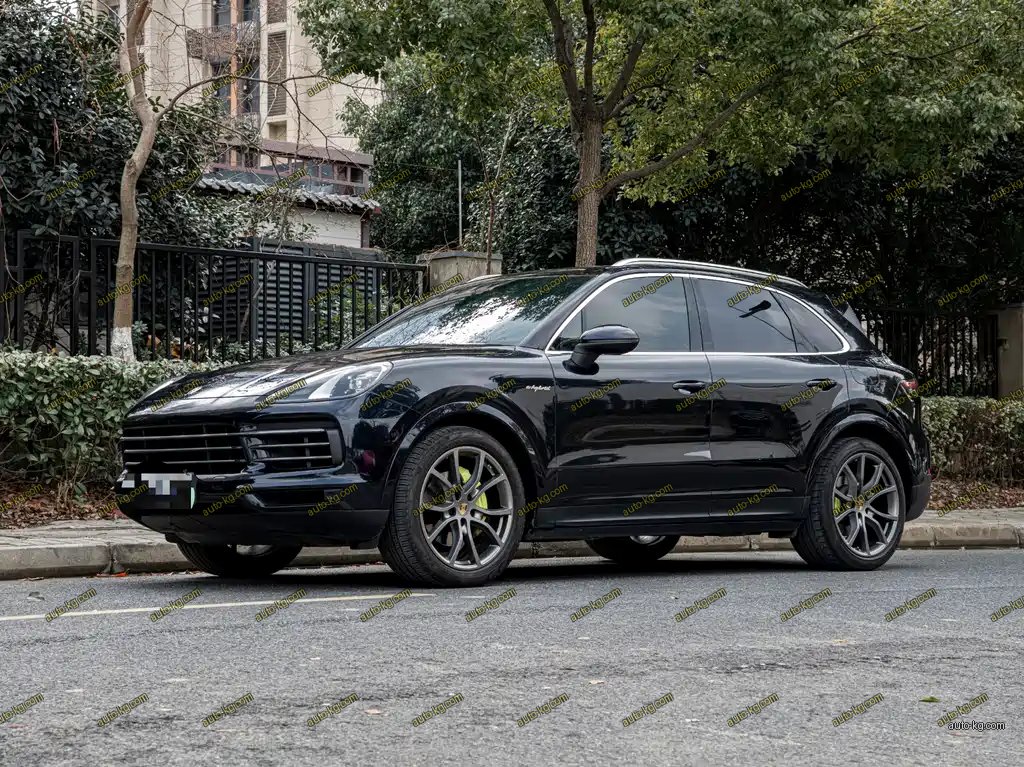 Porsche Cayenne Hybrid 2021