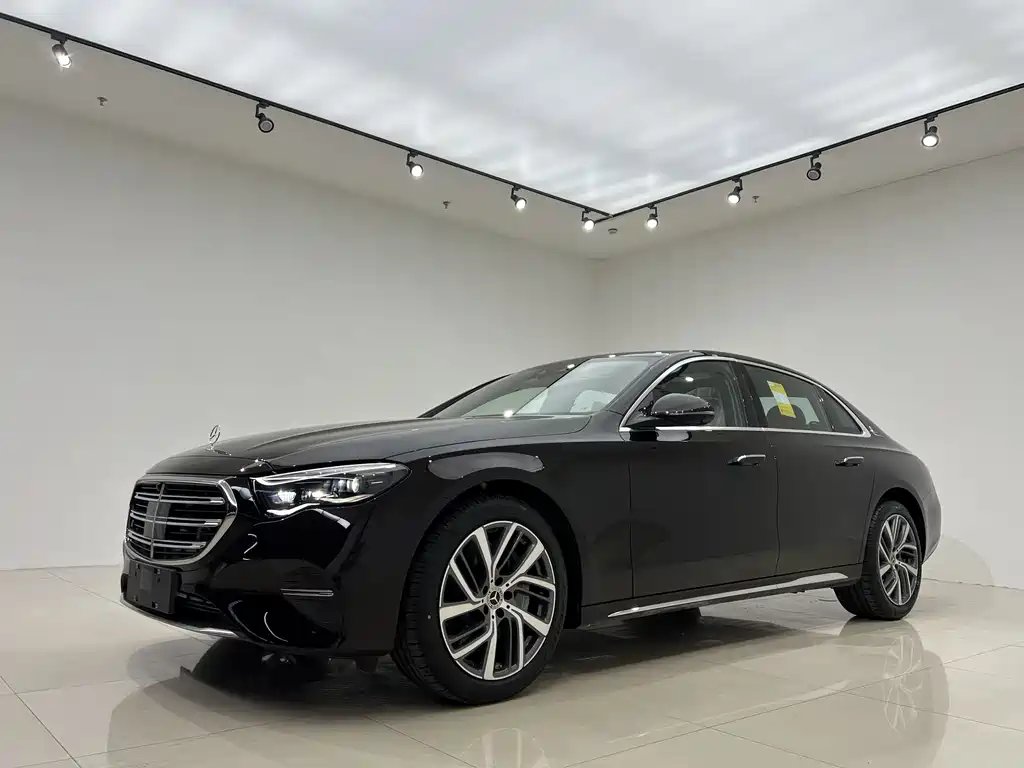 Mercedes-Benz E-Class 0