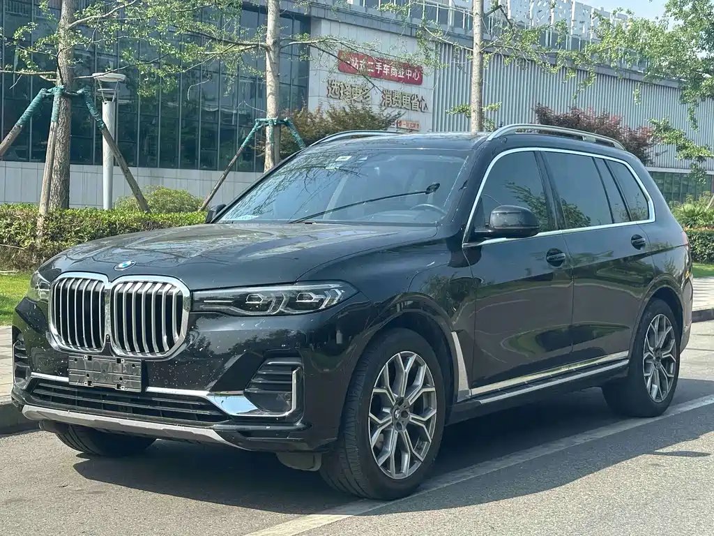 BMW X7 2021