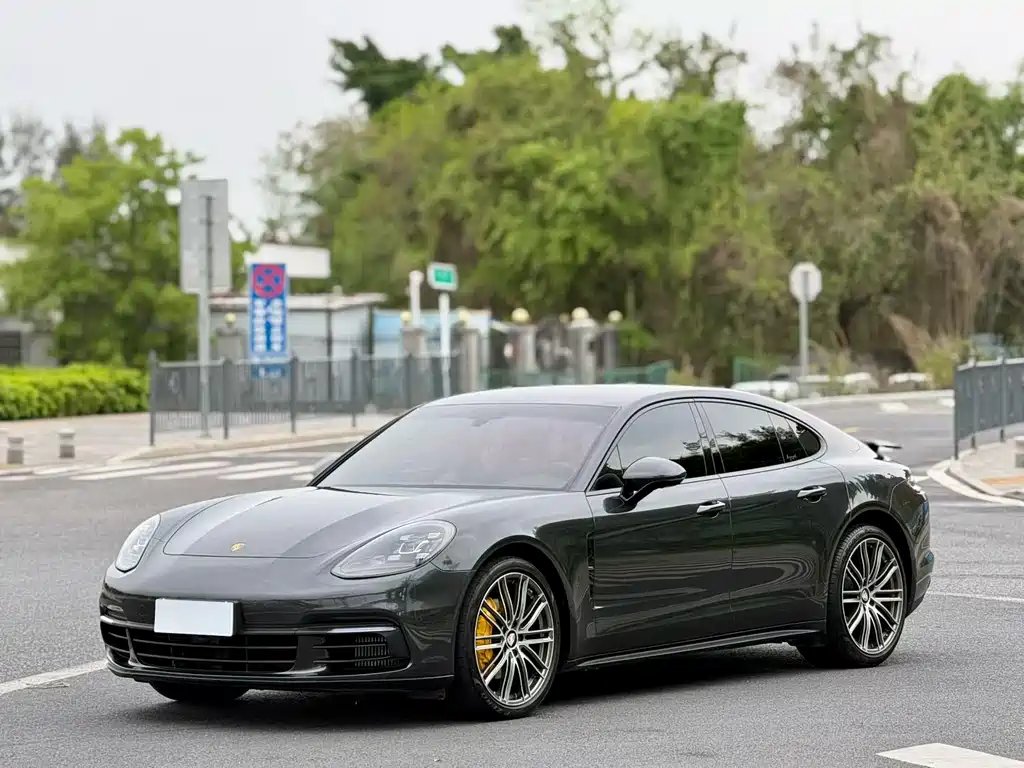 Porsche Panamera 2019