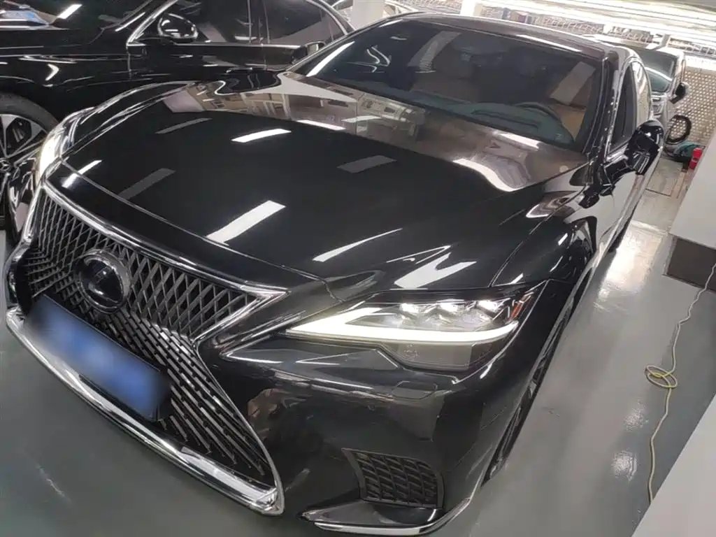 Lexus LS 2022
