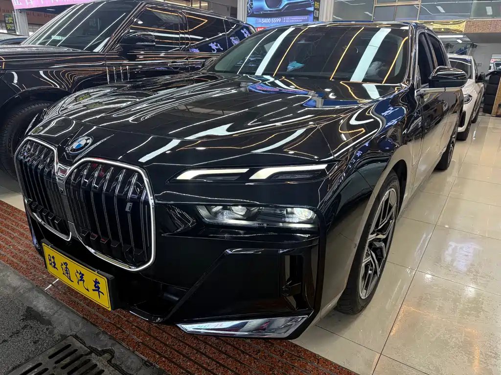 BMW i7 2024