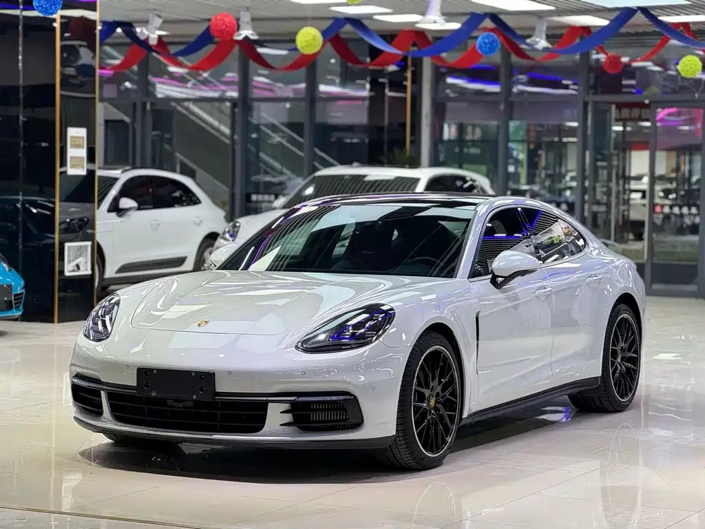 Porsche Panamera 2020
