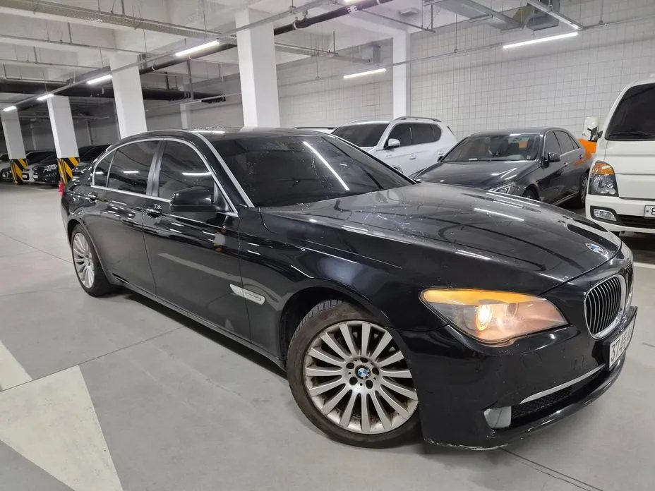 BMW 7-Series 2012