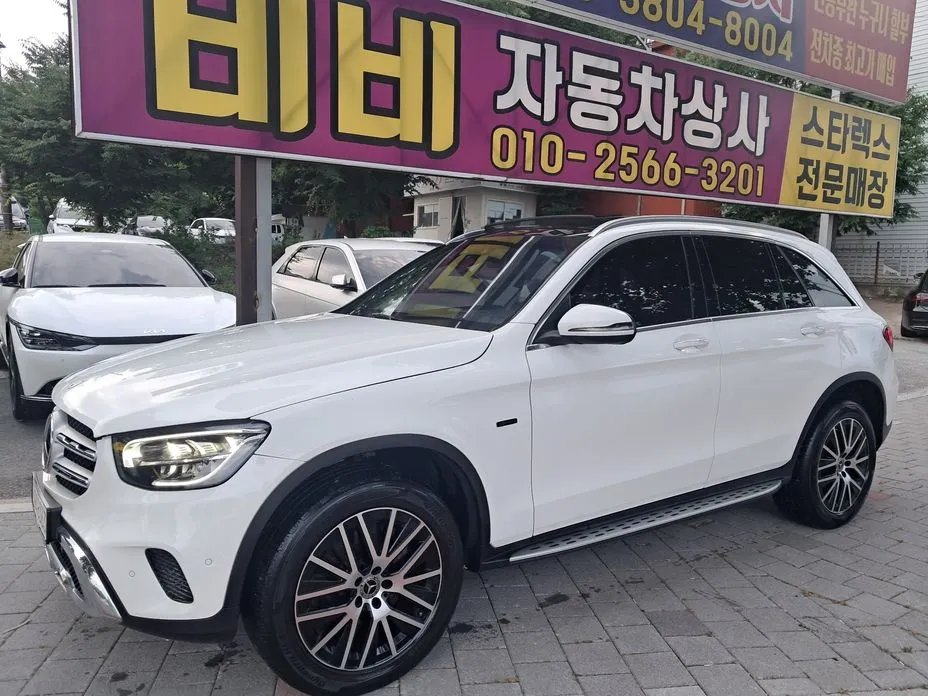 Mercedes-Benz GLC-Class 2021