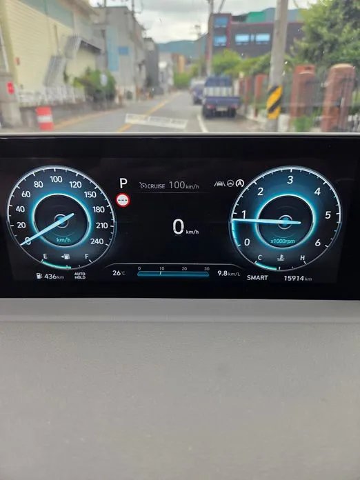 Hyundai Staria 2025
