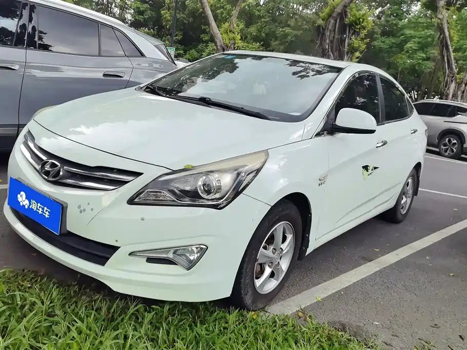 Hyundai Verna 2015