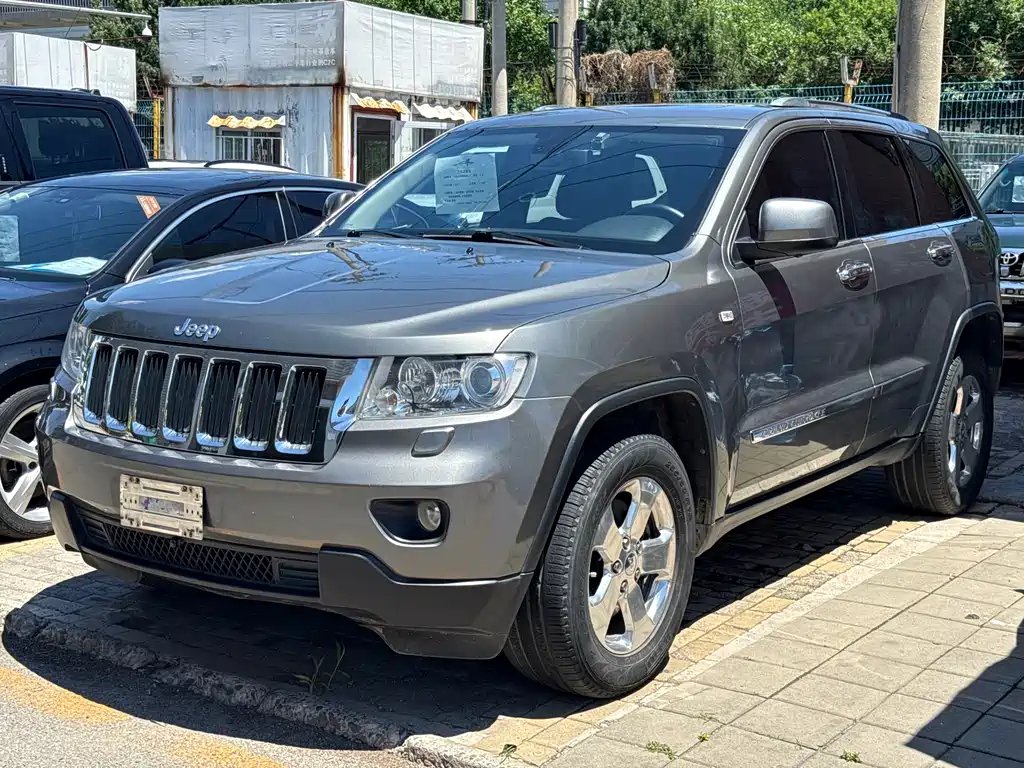 Jeep Grand Cherokee (Import) 2012