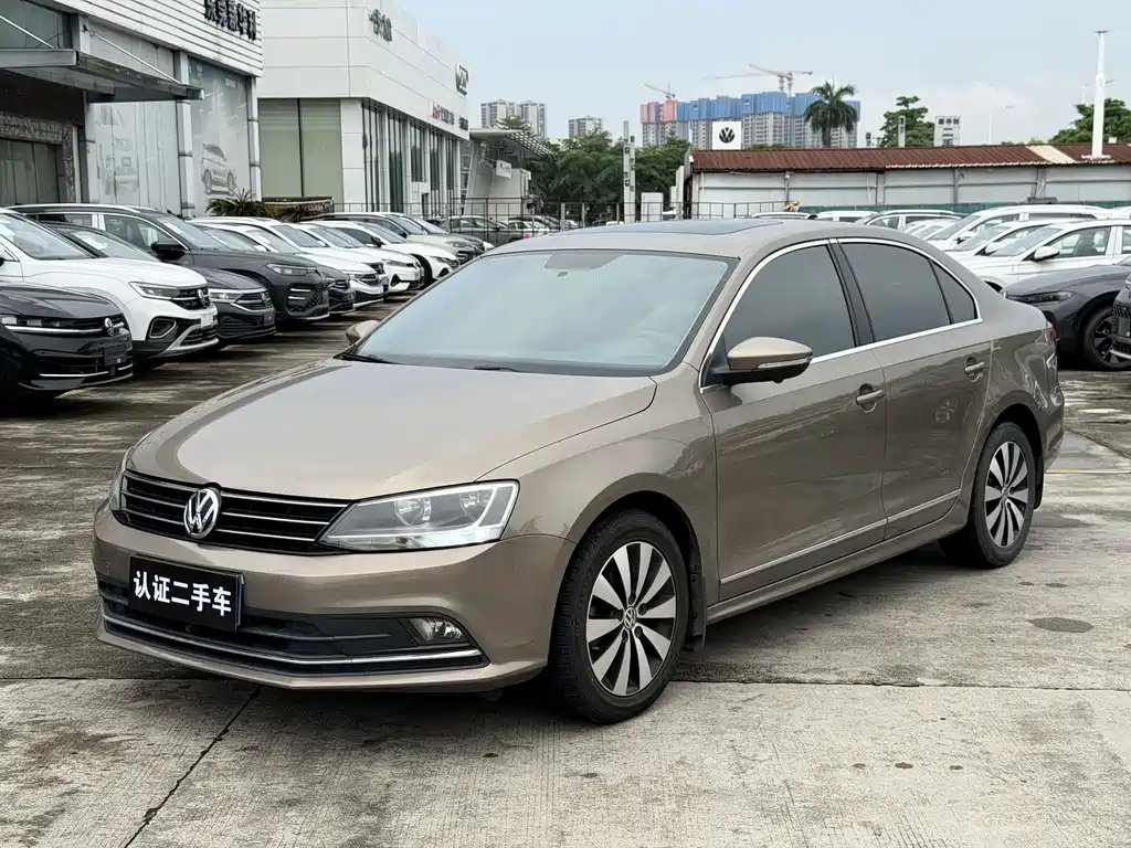Volkswagen Sagitar 2018