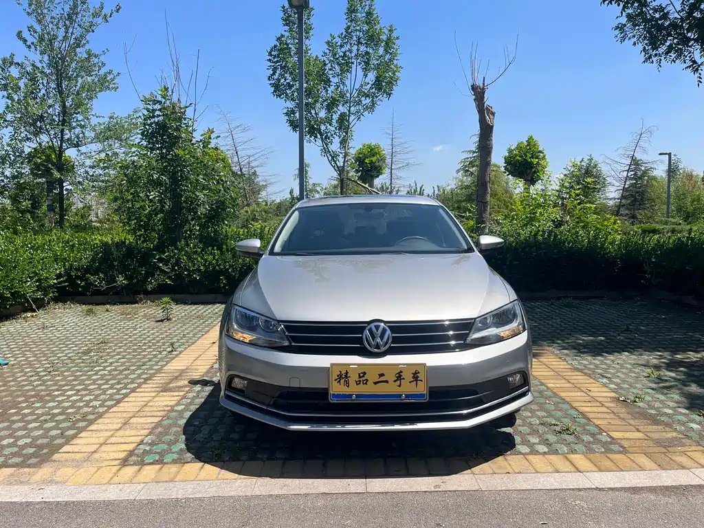 Volkswagen Sagitar 2018